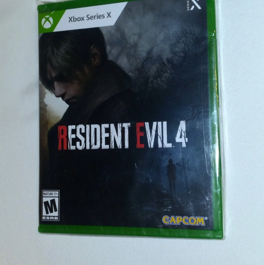 Mortal Kombat 1 / Resident Evil 4 Xbox Series X Game Bundle